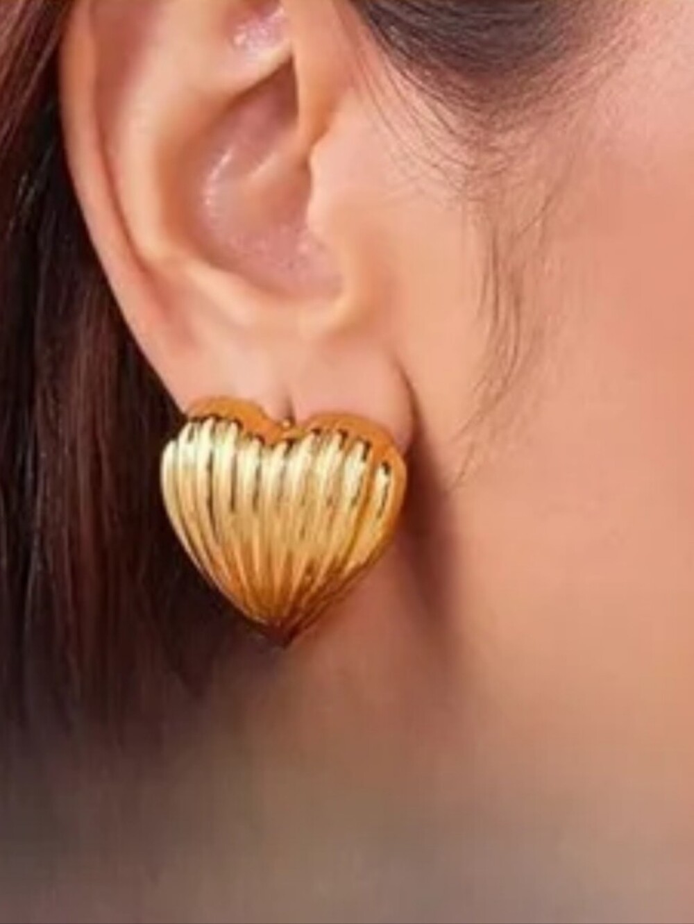Gold Heart Ribbed Stud Earrings - Women Jewelry